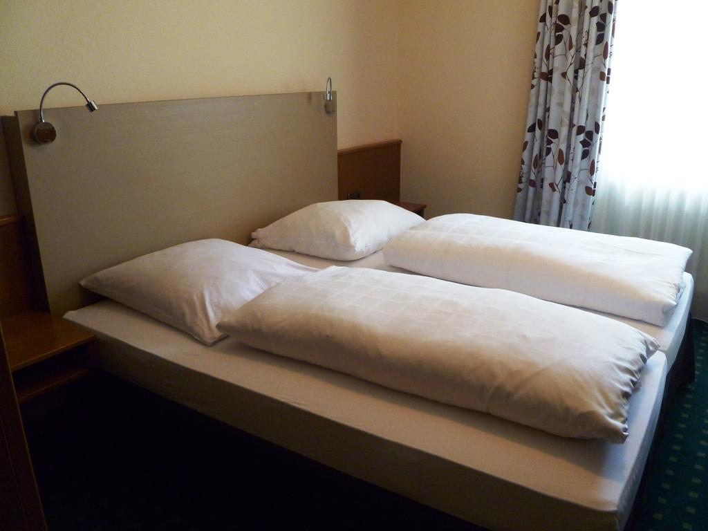 Gasthaus Zum Specht Hösbach Chambre photo